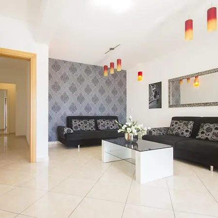 Διαμέρισμα Seaside With A Swimming Pool Okrug Gornji, Ciovo - 5959