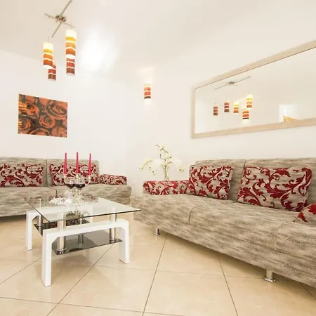 Διαμέρισμα Seaside With A Swimming Pool Okrug Gornji, Ciovo - 5959 Τρογκίρ