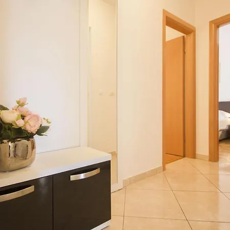 Seaside With A Swimming Pool Okrug Gornji, Ciovo - 5959 Τρογκίρ