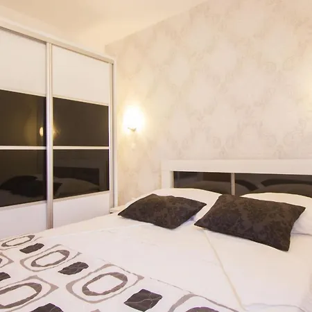 Seaside With A Swimming Pool Okrug Gornji, Ciovo - 5959 Διαμέρισμα *